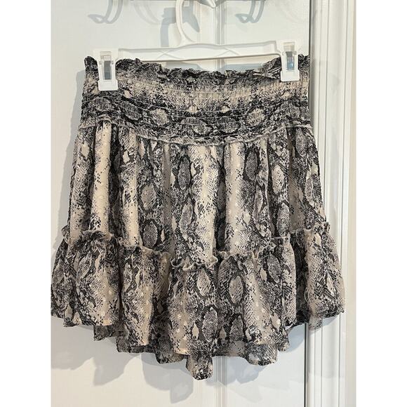 Altar’d State Smocked Elastic Waist Flutter Reptile Print Black/gray Skirt. Lg - Picture 6 of 6